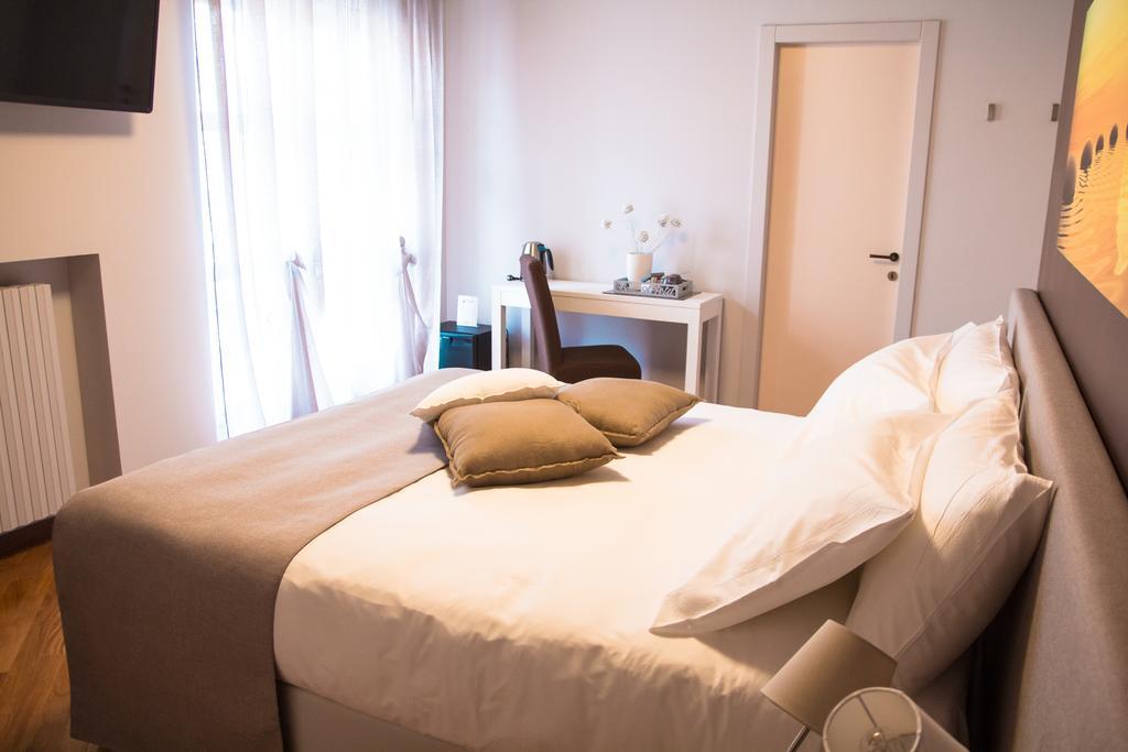 Bed and Breakfast Casa Agnese à Alba  Chambre photo